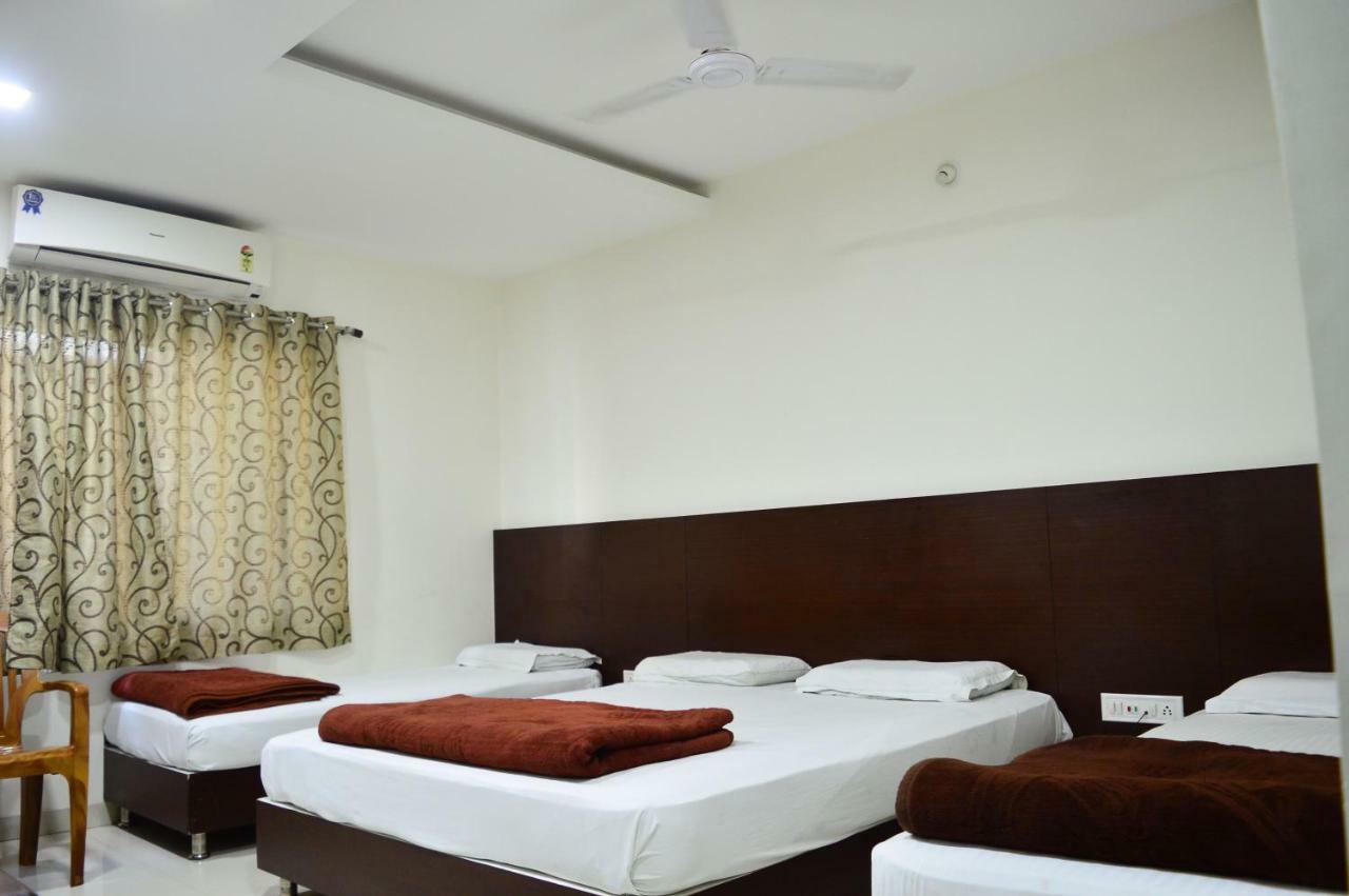 Hotel Maheshwari Avenue 乌贾因 外观 照片