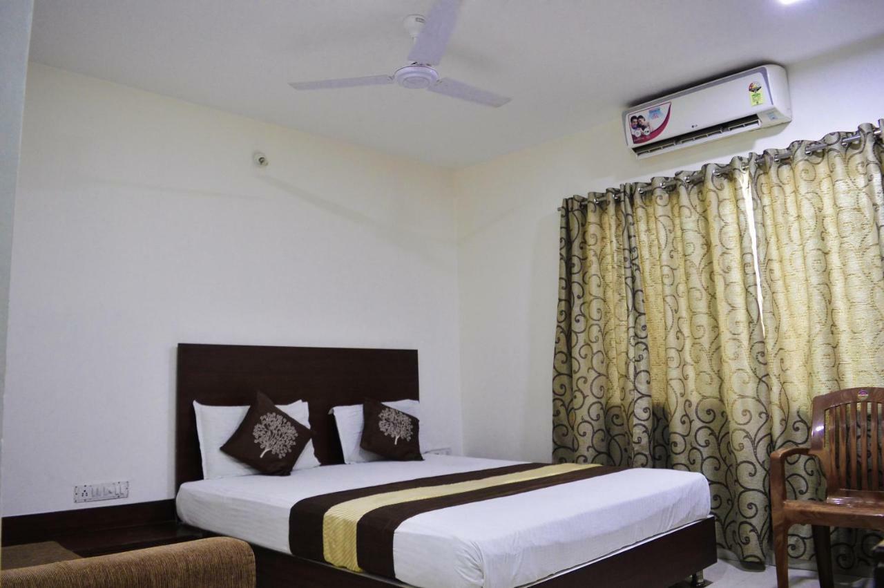 Hotel Maheshwari Avenue 乌贾因 外观 照片