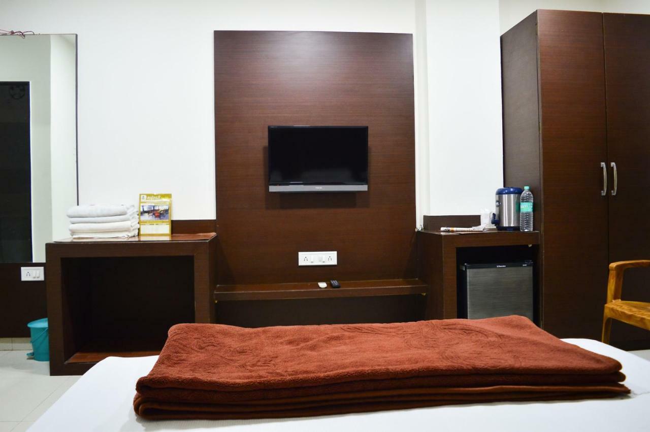 Hotel Maheshwari Avenue 乌贾因 外观 照片