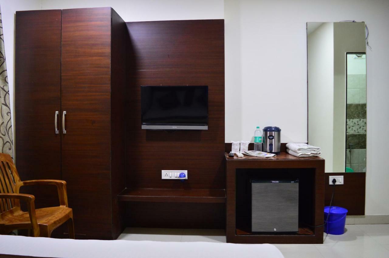 Hotel Maheshwari Avenue 乌贾因 外观 照片