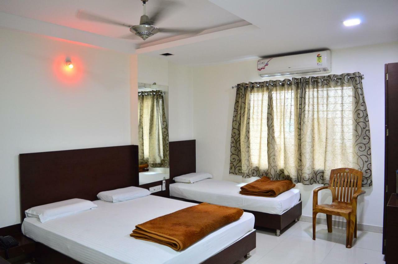 Hotel Maheshwari Avenue 乌贾因 外观 照片