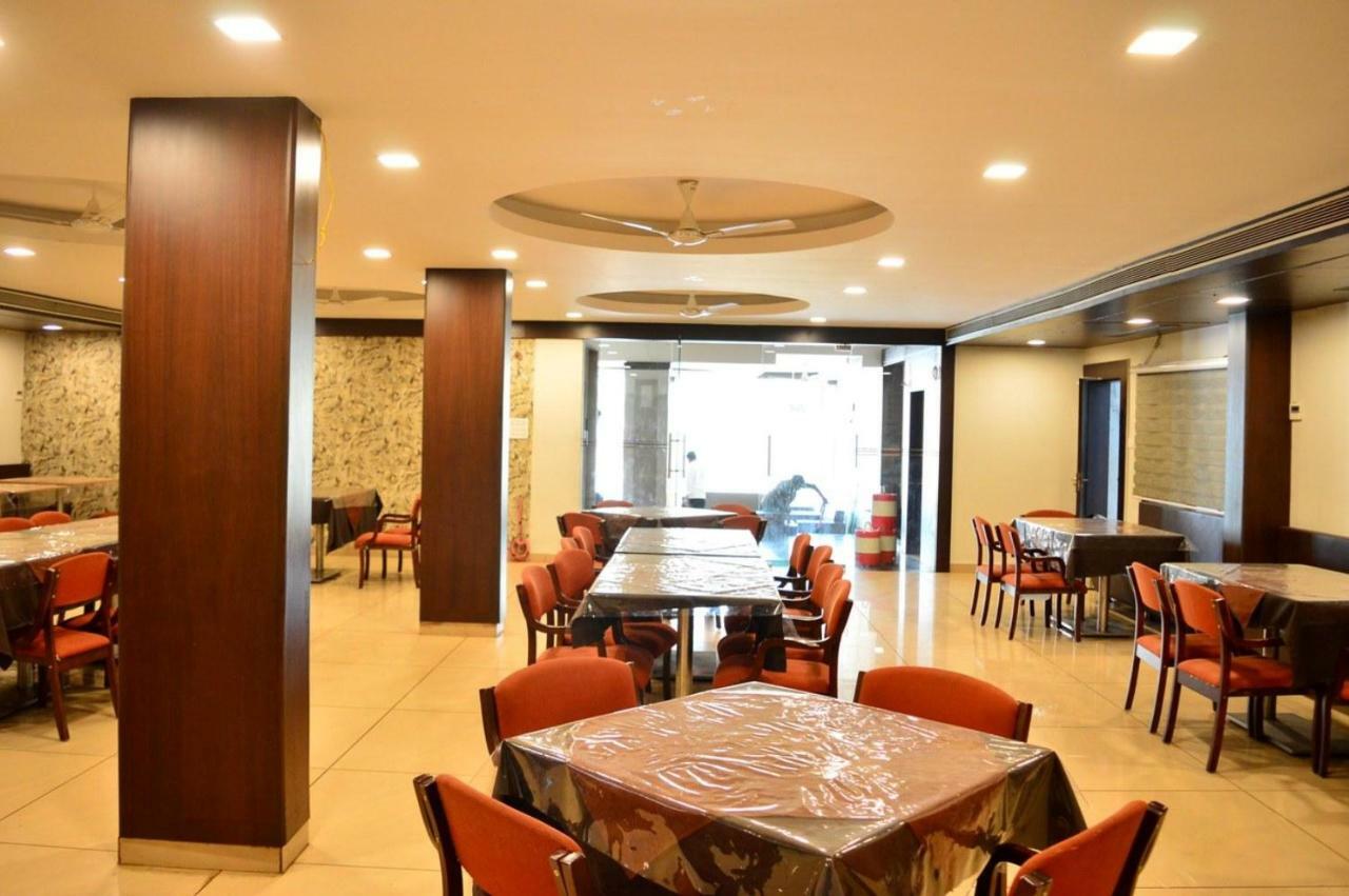 Hotel Maheshwari Avenue 乌贾因 外观 照片