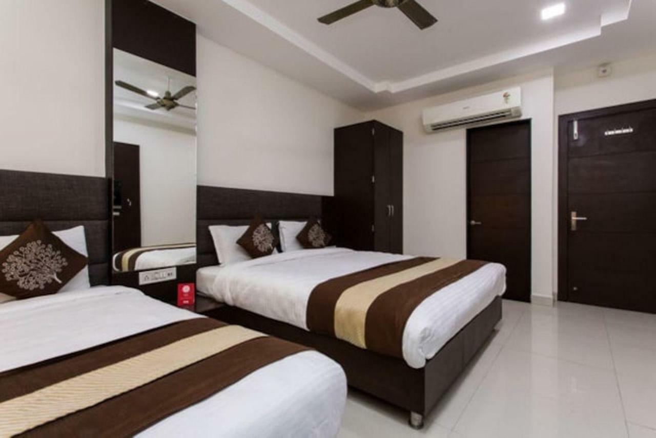 Hotel Maheshwari Avenue 乌贾因 外观 照片