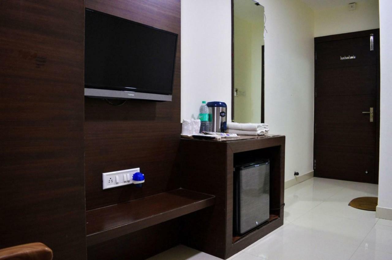 Hotel Maheshwari Avenue 乌贾因 外观 照片